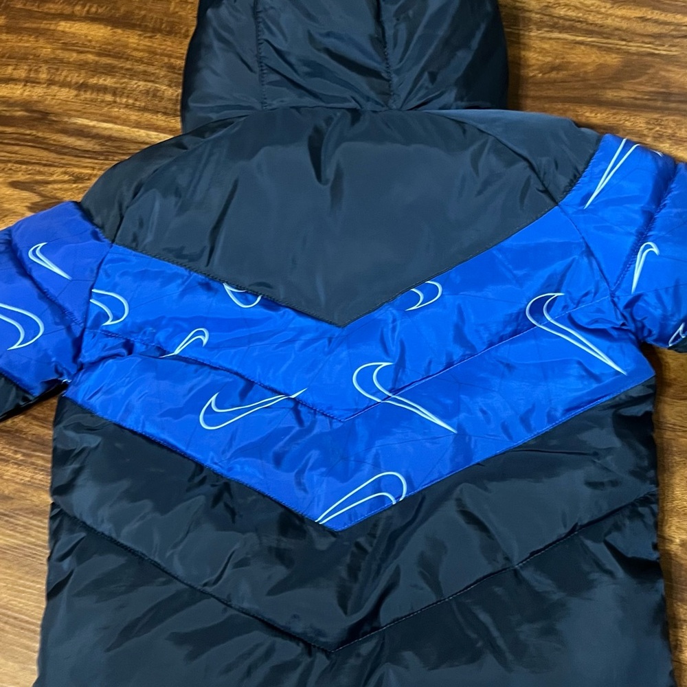 Boys Nike Jacket 5/6 - Picture 3 of 7